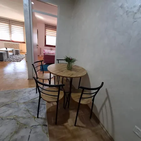 Apartmanparrot *